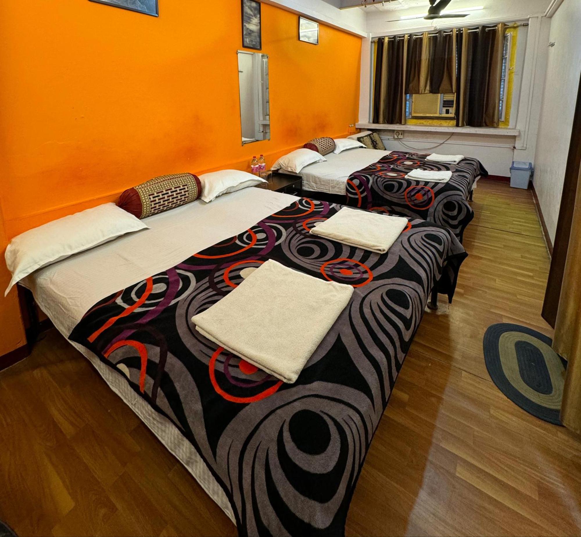 The Golden Lodge Varanasi Exterior photo